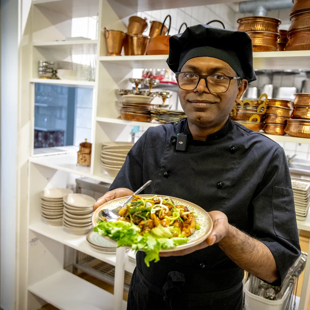 Babu toidu taldrikuga